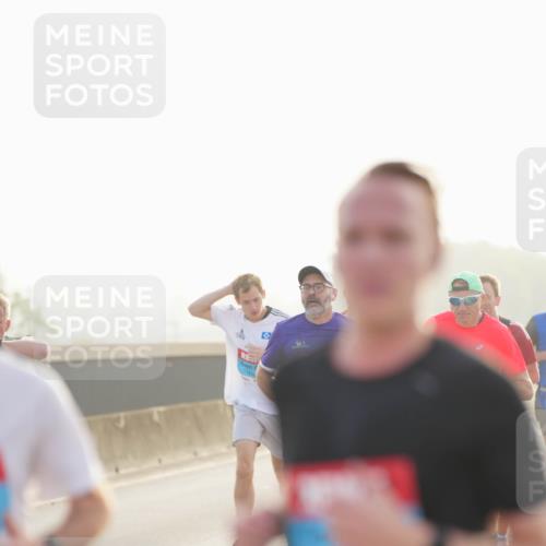 03.10.2026 - Köhlbrandbrückenlauf LAZAROV Photography http://msf.ph/oto/10697809 03.10.2026 09:17:20 Position 3  meine-sportfotos.de