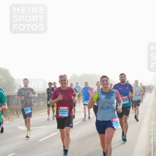 03.10.2026 - Köhlbrandbrückenlauf LAZAROV Photography http://msf.ph/oto/10697913 03.10.2026 09:17:35 Position 3 42, 195, 2718, 2212, 171 meine-sportfotos.de