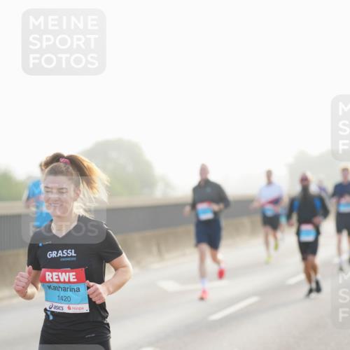 03.10.2026 - Köhlbrandbrückenlauf LAZAROV Photography http://msf.ph/oto/10697975 03.10.2026 09:17:43 Position 3 1420 meine-sportfotos.de