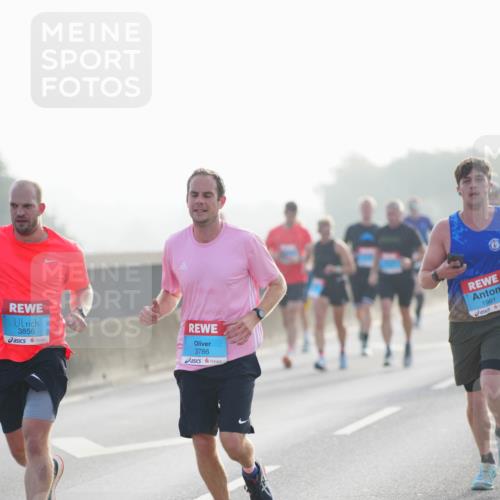 03.10.2026 - Köhlbrandbrückenlauf LAZAROV Photography http://msf.ph/oto/10698078 03.10.2026 09:17:59 Position 3 3856, 3786, 1961 meine-sportfotos.de