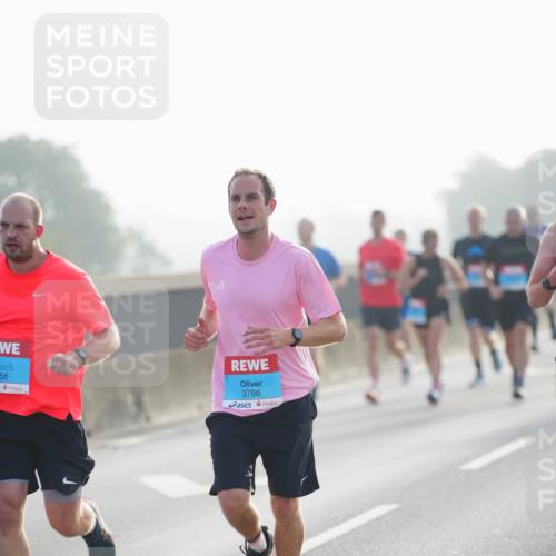 03.10.2026 - Köhlbrandbrückenlauf LAZAROV Photography http://msf.ph/oto/10698083 03.10.2026 09:17:59 Position 3 3856, 3786 meine-sportfotos.de