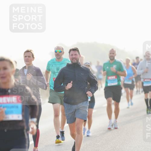 03.10.2026 - Köhlbrandbrückenlauf LAZAROV Photography http://msf.ph/oto/10698249 03.10.2026 09:18:20 Position 3  meine-sportfotos.de