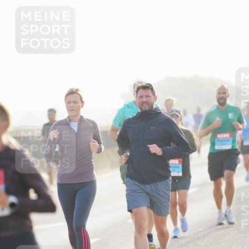 03.10.2026 - Köhlbrandbrückenlauf LAZAROV Photography http://msf.ph/oto/10698253 03.10.2026 09:18:20 Position 3  meine-sportfotos.de