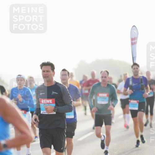 03.10.2026 - Köhlbrandbrückenlauf LAZAROV Photography http://msf.ph/oto/10698333 03.10.2026 09:18:29 Position 3  meine-sportfotos.de