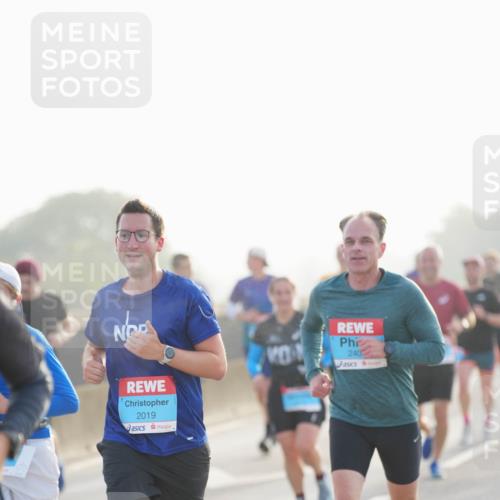 03.10.2026 - Köhlbrandbrückenlauf LAZAROV Photography http://msf.ph/oto/10698348 03.10.2026 09:18:31 Position 3 2019, 240 meine-sportfotos.de