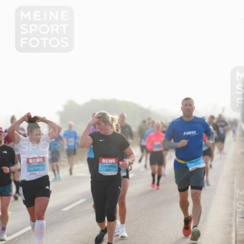 03.10.2026 - Köhlbrandbrückenlauf LAZAROV Photography http://msf.ph/oto/10698362 03.10.2026 09:18:33 Position 3 2281, 2291 meine-sportfotos.de