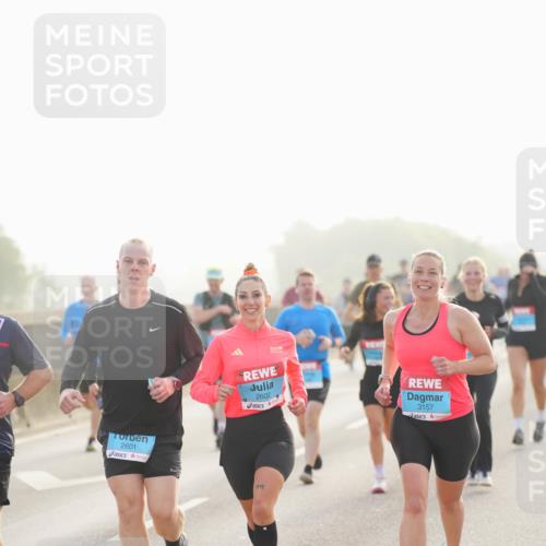 03.10.2026 - Köhlbrandbrückenlauf LAZAROV Photography http://msf.ph/oto/10698398 03.10.2026 09:18:38 Position 3 2601, 2602, 3157 meine-sportfotos.de
