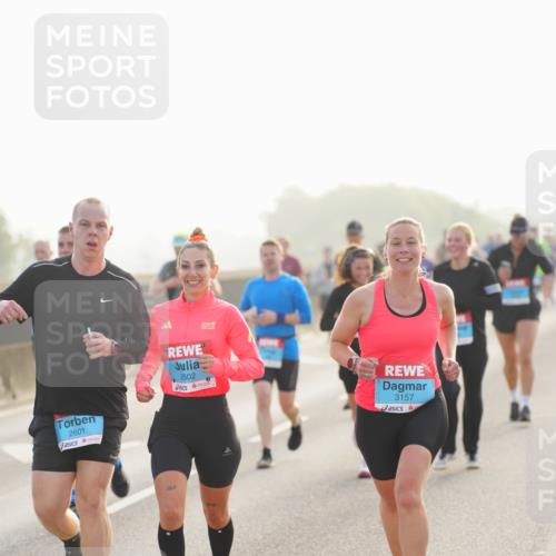 03.10.2026 - Köhlbrandbrückenlauf LAZAROV Photography http://msf.ph/oto/10698405 03.10.2026 09:18:38 Position 3 2601, 2602, 3157 meine-sportfotos.de