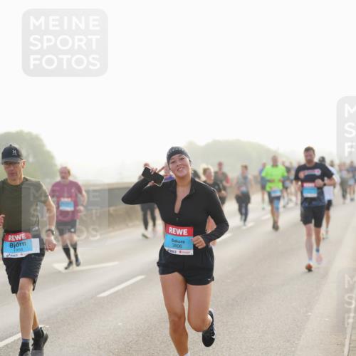 03.10.2026 - Köhlbrandbrückenlauf LAZAROV Photography http://msf.ph/oto/10698443 03.10.2026 09:18:43 Position 3 1958, 3806 meine-sportfotos.de