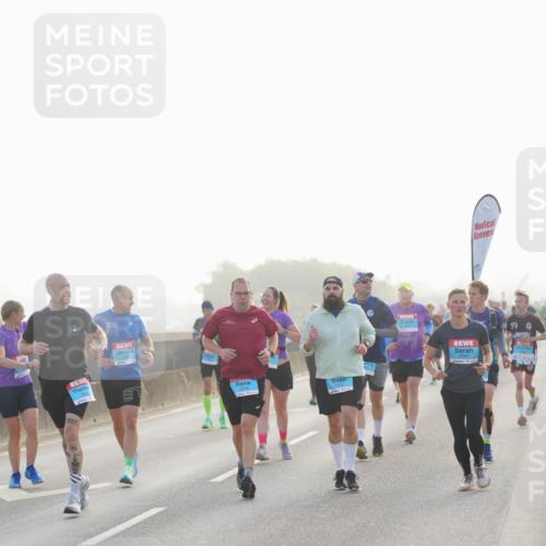 03.10.2026 - Köhlbrandbrückenlauf LAZAROV Photography http://msf.ph/oto/10698510 03.10.2026 09:18:53 Position 3 1987, 2318, 1912, 19 meine-sportfotos.de