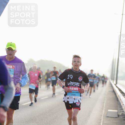 03.10.2026 - Köhlbrandbrückenlauf LAZAROV Photography http://msf.ph/oto/10698531 03.10.2026 09:18:59 Position 3 19, 2580 meine-sportfotos.de