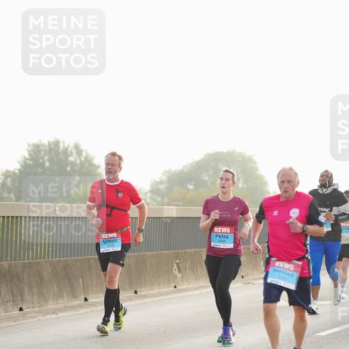 03.10.2026 - Köhlbrandbrückenlauf LAZAROV Photography http://msf.ph/oto/10698554 03.10.2026 09:19:02 Position 3 42, 195, 2078, 2669, 1839 meine-sportfotos.de