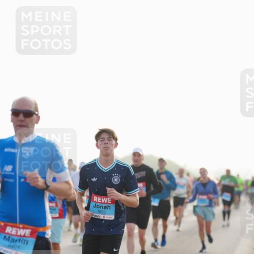03.10.2026 - Köhlbrandbrückenlauf LAZAROV Photography http://msf.ph/oto/10698606 03.10.2026 09:19:07 Position 3 2484, 1855 meine-sportfotos.de