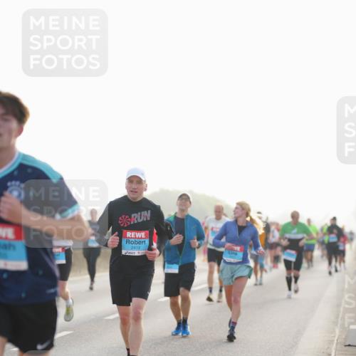03.10.2026 - Köhlbrandbrückenlauf LAZAROV Photography http://msf.ph/oto/10698611 03.10.2026 09:19:08 Position 3 2419 meine-sportfotos.de