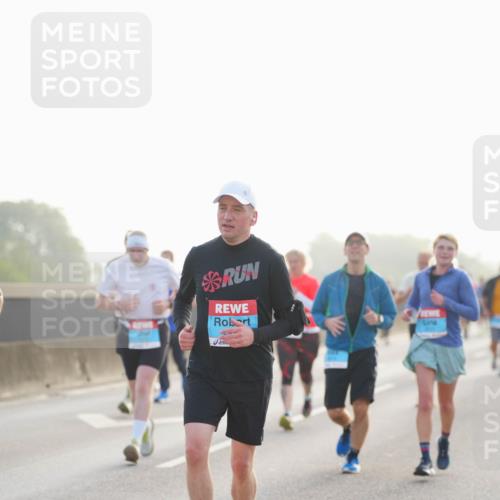 03.10.2026 - Köhlbrandbrückenlauf LAZAROV Photography http://msf.ph/oto/10698616 03.10.2026 09:19:09 Position 3  meine-sportfotos.de