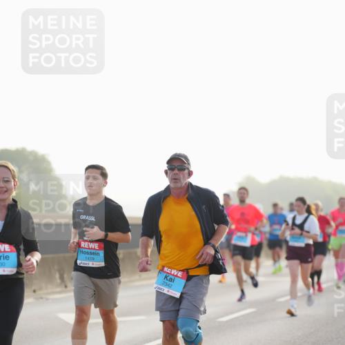 03.10.2026 - Köhlbrandbrückenlauf LAZAROV Photography http://msf.ph/oto/10698687 03.10.2026 09:19:16 Position 3 30, 1419, 2342 meine-sportfotos.de