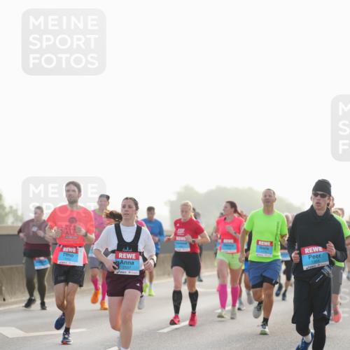 03.10.2026 - Köhlbrandbrückenlauf LAZAROV Photography http://msf.ph/oto/10698714 03.10.2026 09:19:19 Position 3 1842, 2507, 1304 meine-sportfotos.de