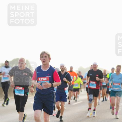 03.10.2026 - Köhlbrandbrückenlauf LAZAROV Photography http://msf.ph/oto/10698775 03.10.2026 09:19:27 Position 3 1252 meine-sportfotos.de