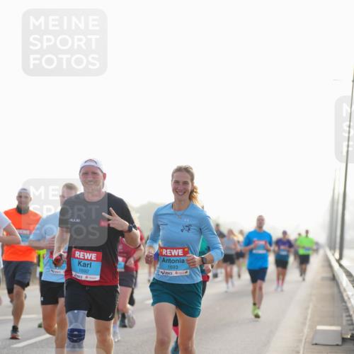 03.10.2026 - Köhlbrandbrückenlauf LAZAROV Photography http://msf.ph/oto/10698789 03.10.2026 09:19:28 Position 3 1692, 1693 meine-sportfotos.de