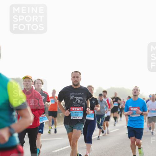 03.10.2026 - Köhlbrandbrückenlauf LAZAROV Photography http://msf.ph/oto/10698810 03.10.2026 09:19:32 Position 3 1310, 2521, 2696 meine-sportfotos.de