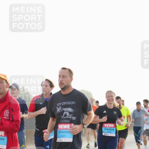 03.10.2026 - Köhlbrandbrückenlauf LAZAROV Photography http://msf.ph/oto/10698822 03.10.2026 09:19:33 Position 3 1330, 2521, 2696 meine-sportfotos.de