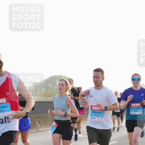 03.10.2026 - Köhlbrandbrückenlauf LAZAROV Photography http://msf.ph/oto/10698869 03.10.2026 09:19:37 Position 3 320, 1616, 2683 meine-sportfotos.de