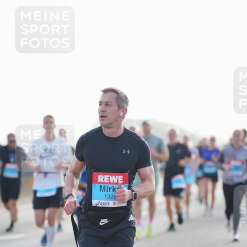 03.10.2026 - Köhlbrandbrückenlauf LAZAROV Photography http://msf.ph/oto/10698923 03.10.2026 09:19:44 Position 3 1328 meine-sportfotos.de