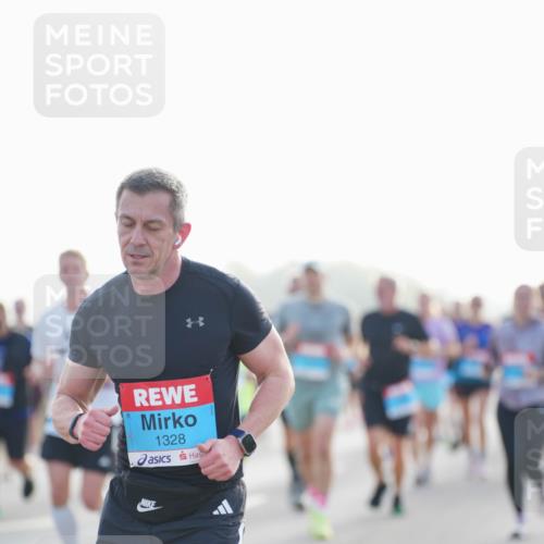 03.10.2026 - Köhlbrandbrückenlauf LAZAROV Photography http://msf.ph/oto/10698926 03.10.2026 09:19:45 Position 3 1328 meine-sportfotos.de
