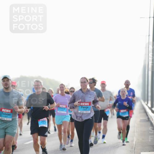 03.10.2026 - Köhlbrandbrückenlauf LAZAROV Photography http://msf.ph/oto/10698935 03.10.2026 09:19:46 Position 3 2357, 1025, 2353 meine-sportfotos.de