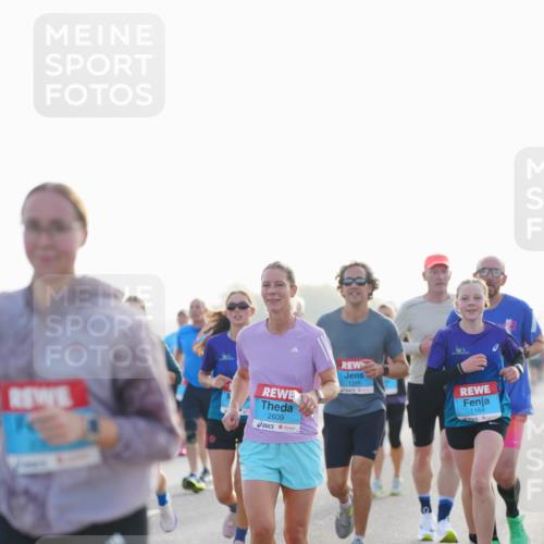 03.10.2026 - Köhlbrandbrückenlauf LAZAROV Photography http://msf.ph/oto/10698966 03.10.2026 09:19:50 Position 3 2609, 1286, 1184 meine-sportfotos.de