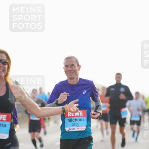 03.10.2026 - Köhlbrandbrückenlauf LAZAROV Photography http://msf.ph/oto/10699095 03.10.2026 09:20:07 Position 3 2962 meine-sportfotos.de