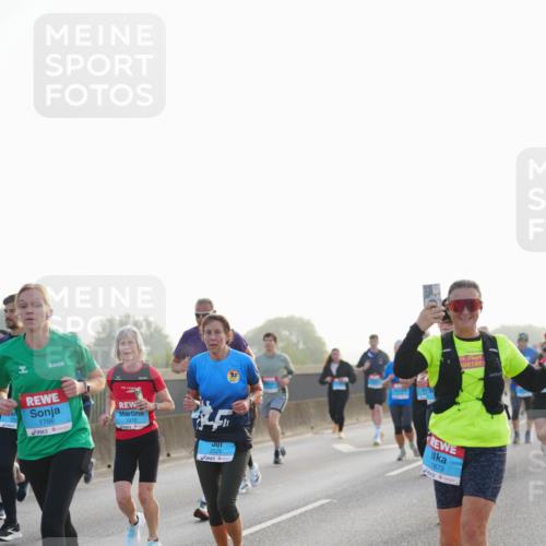 03.10.2026 - Köhlbrandbrückenlauf LAZAROV Photography http://msf.ph/oto/10699276 03.10.2026 09:20:30 Position 3 1766, 1510, 1879 meine-sportfotos.de