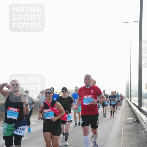 03.10.2026 - Köhlbrandbrückenlauf LAZAROV Photography http://msf.ph/oto/10699311 03.10.2026 09:20:33 Position 3 1447, 1615, 2747 meine-sportfotos.de
