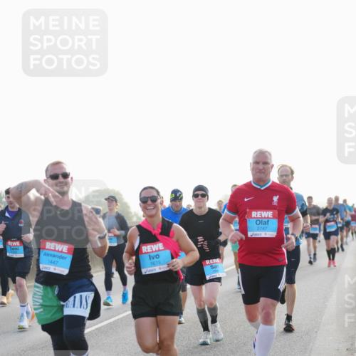 03.10.2026 - Köhlbrandbrückenlauf LAZAROV Photography http://msf.ph/oto/10699316 03.10.2026 09:20:33 Position 3 1447, 36, 1615, 2747 meine-sportfotos.de