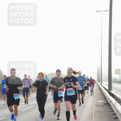 03.10.2026 - Köhlbrandbrückenlauf LAZAROV Photography http://msf.ph/oto/10699348 03.10.2026 09:20:38 Position 3 2414, 1921 meine-sportfotos.de