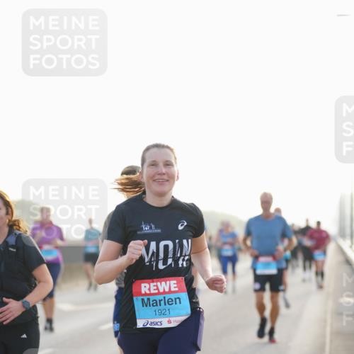 03.10.2026 - Köhlbrandbrückenlauf LAZAROV Photography http://msf.ph/oto/10699365 03.10.2026 09:20:39 Position 3 1921 meine-sportfotos.de