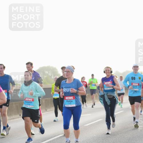 03.10.2026 - Köhlbrandbrückenlauf LAZAROV Photography http://msf.ph/oto/10699414 03.10.2026 09:20:45 Position 3 2758, 2760, 66 meine-sportfotos.de