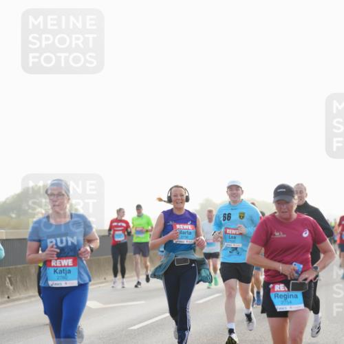 03.10.2026 - Köhlbrandbrückenlauf LAZAROV Photography http://msf.ph/oto/10699418 03.10.2026 09:20:45 Position 3 2760, 2736, 66, 1530, 2754 meine-sportfotos.de