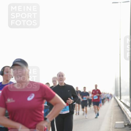 03.10.2026 - Köhlbrandbrückenlauf LAZAROV Photography http://msf.ph/oto/10699437 03.10.2026 09:20:47 Position 3 2738, 1529 meine-sportfotos.de