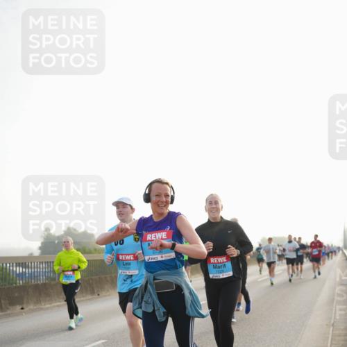 03.10.2026 - Köhlbrandbrückenlauf LAZAROV Photography http://msf.ph/oto/10699446 03.10.2026 09:20:49 Position 3 2736, 1530, 1529 meine-sportfotos.de
