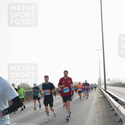 03.10.2026 - Köhlbrandbrückenlauf LAZAROV Photography http://msf.ph/oto/10699492 03.10.2026 09:20:54 Position 3  meine-sportfotos.de