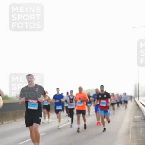 03.10.2026 - Köhlbrandbrückenlauf LAZAROV Photography http://msf.ph/oto/10699503 03.10.2026 09:20:56 Position 3  meine-sportfotos.de