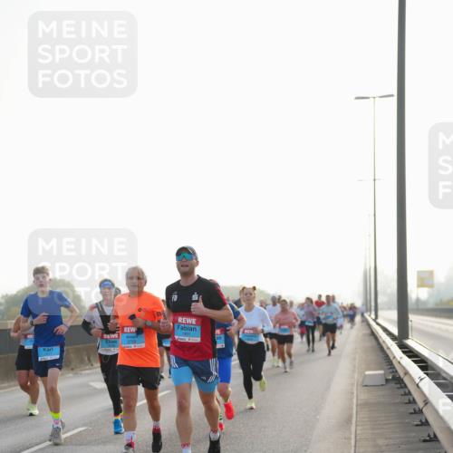 03.10.2026 - Köhlbrandbrückenlauf LAZAROV Photography http://msf.ph/oto/10699511 03.10.2026 09:20:57 Position 3 1901, 3755 meine-sportfotos.de