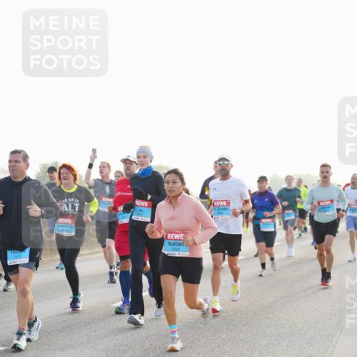 03.10.2026 - Köhlbrandbrückenlauf LAZAROV Photography http://msf.ph/oto/10699553 03.10.2026 09:21:03 Position 3 2433, 1851, 2720, 3741, 2620, 2249 meine-sportfotos.de