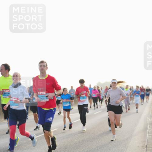 03.10.2026 - Köhlbrandbrückenlauf LAZAROV Photography http://msf.ph/oto/10699607 03.10.2026 09:21:10 Position 3 2755, 8717, 3716 meine-sportfotos.de