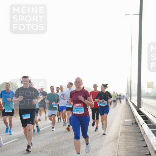 03.10.2026 - Köhlbrandbrückenlauf LAZAROV Photography http://msf.ph/oto/10699689 03.10.2026 09:21:18 Position 3 42, 195, 2811 meine-sportfotos.de