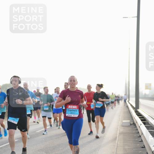 03.10.2026 - Köhlbrandbrückenlauf LAZAROV Photography http://msf.ph/oto/10699695 03.10.2026 09:21:19 Position 3 1739, 42, 195, 2811 meine-sportfotos.de