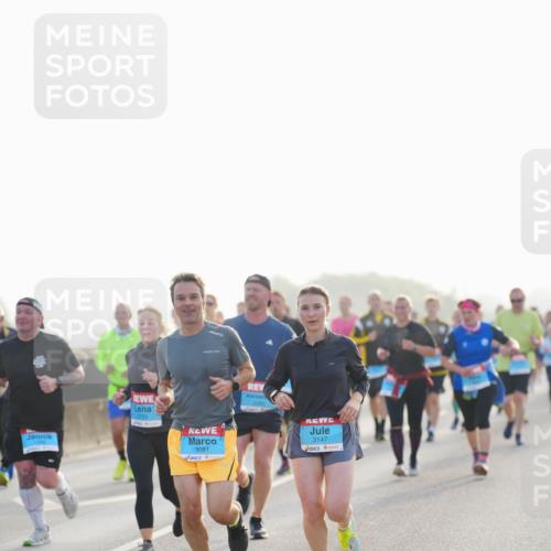 03.10.2026 - Köhlbrandbrückenlauf LAZAROV Photography http://msf.ph/oto/10699729 03.10.2026 09:21:24 Position 3 2764, 3081, 3147 meine-sportfotos.de