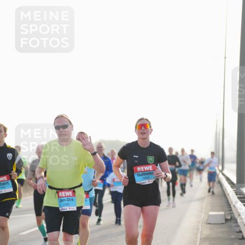03.10.2026 - Köhlbrandbrückenlauf LAZAROV Photography http://msf.ph/oto/10699798 03.10.2026 09:21:32 Position 3 1558, 2461, 1902 meine-sportfotos.de
