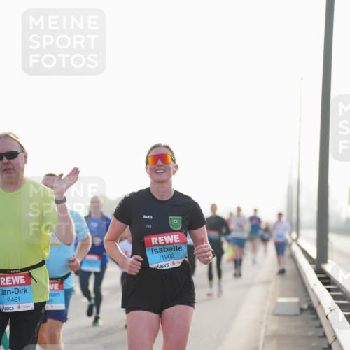 03.10.2026 - Köhlbrandbrückenlauf LAZAROV Photography http://msf.ph/oto/10699807 03.10.2026 09:21:33 Position 3 1902, 2461 meine-sportfotos.de